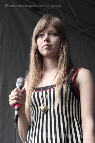 CHROMATICS - 2008-06-07 - PARIS - Parc de la Villette - 